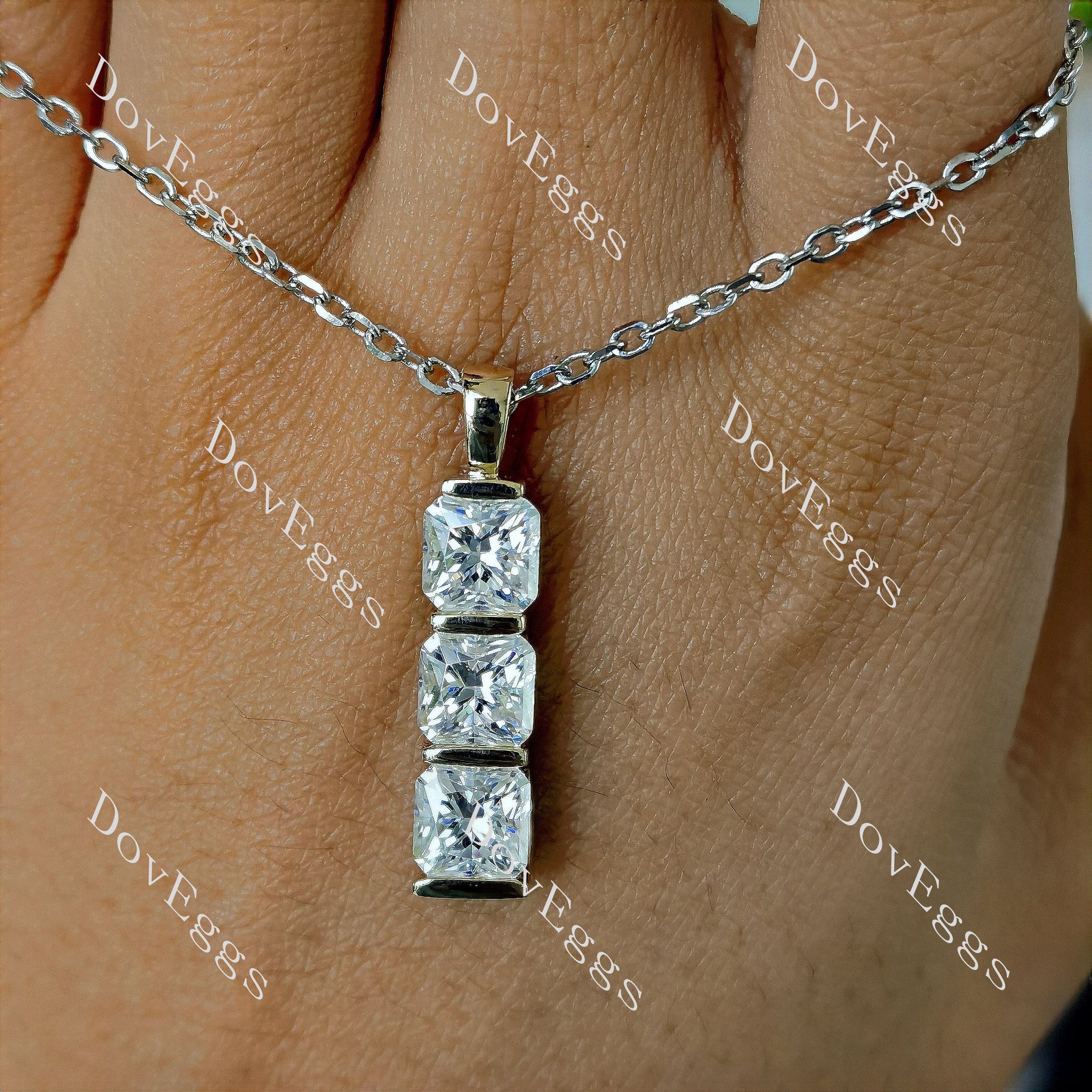 Doveggs radiant three-stone moissanite/lab grown diamond pandant necklace (pandant only)