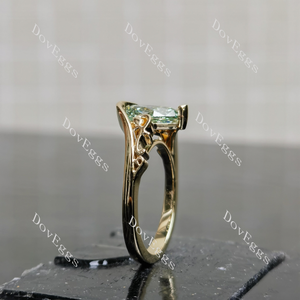 (size 6.5 ) Doveggs 10k yellow gold 1.531ct pear VS1 Clarity Excellent cut Fancy Vivid Green lab grown diamond ring