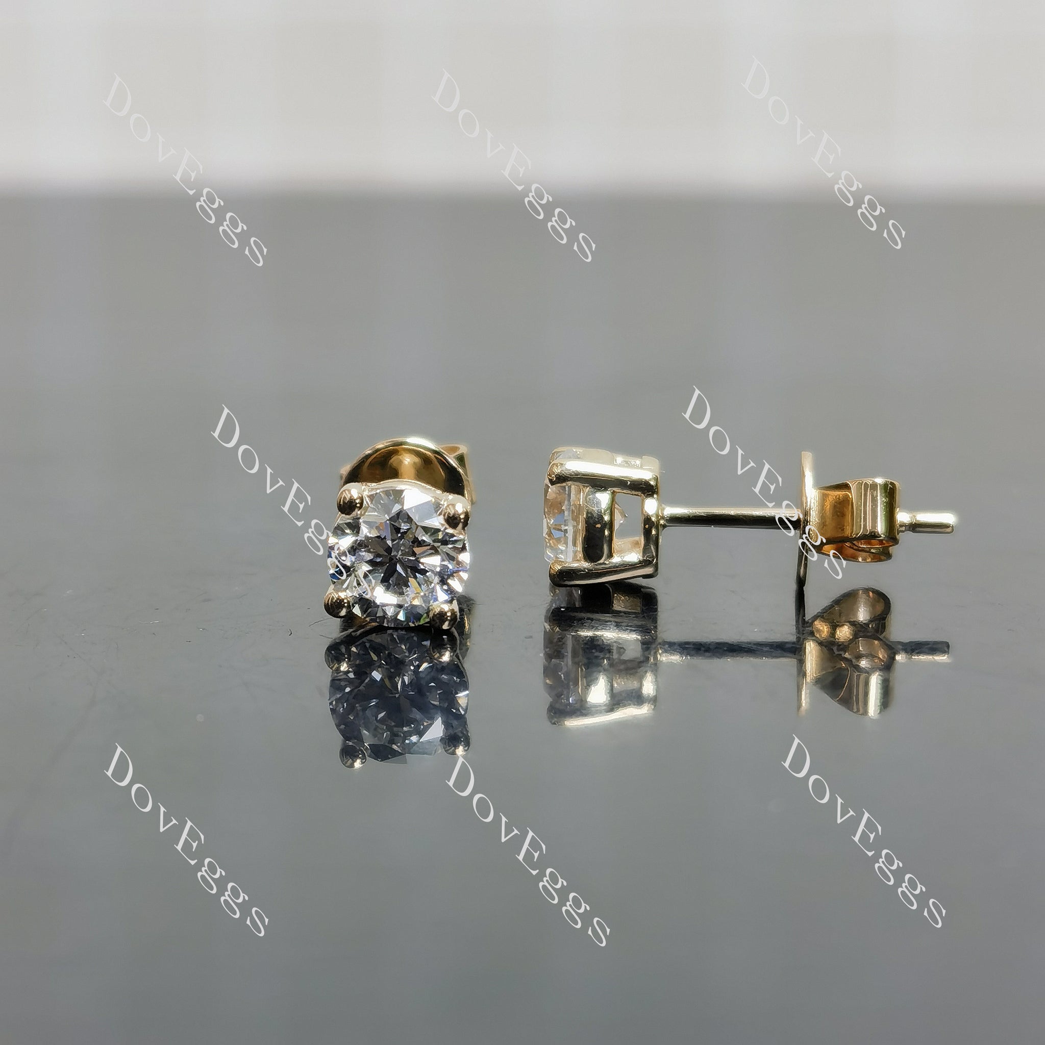 Doveggs 0.5ct Each 1cttw EF, Above VS Lab Grown Diamond Earstud in Solid 14k Metal