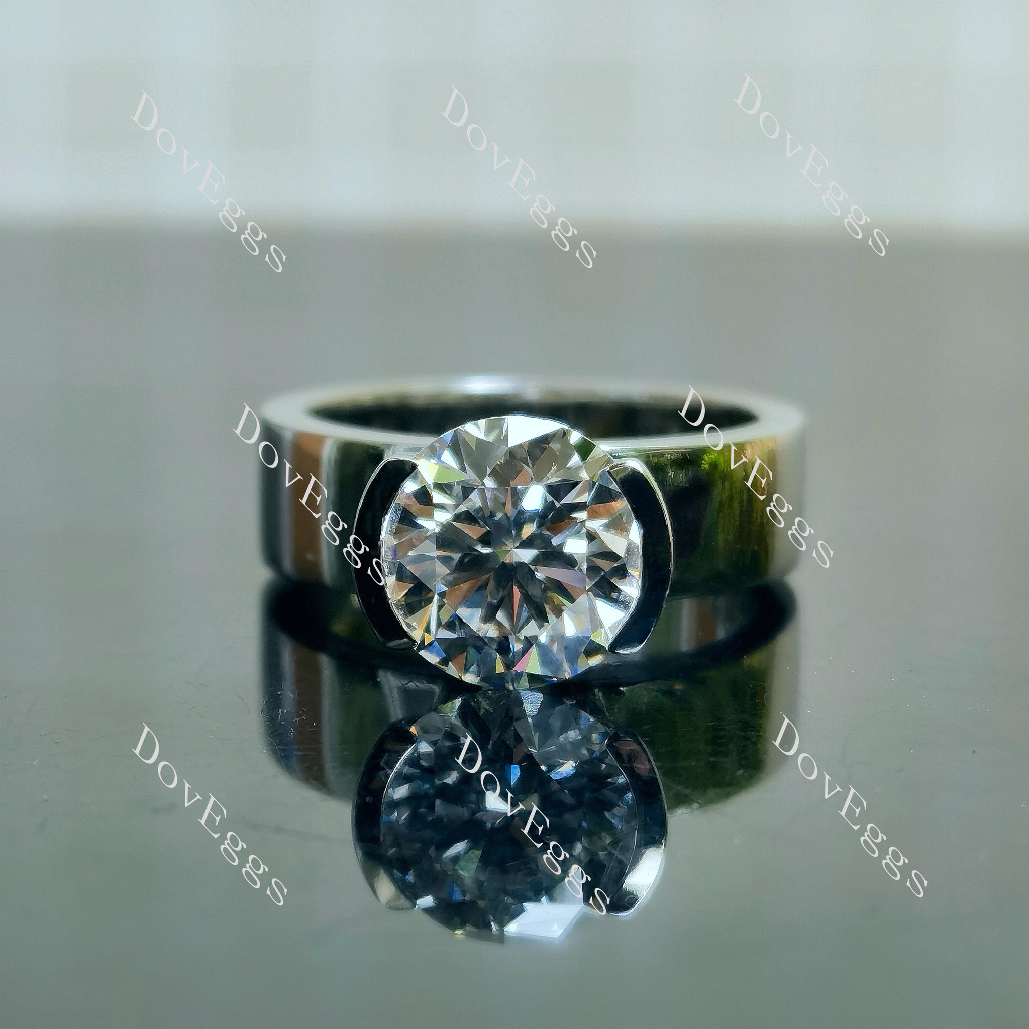 Doveggs Round Bezel Lab Grown Diamond Engagement Ring