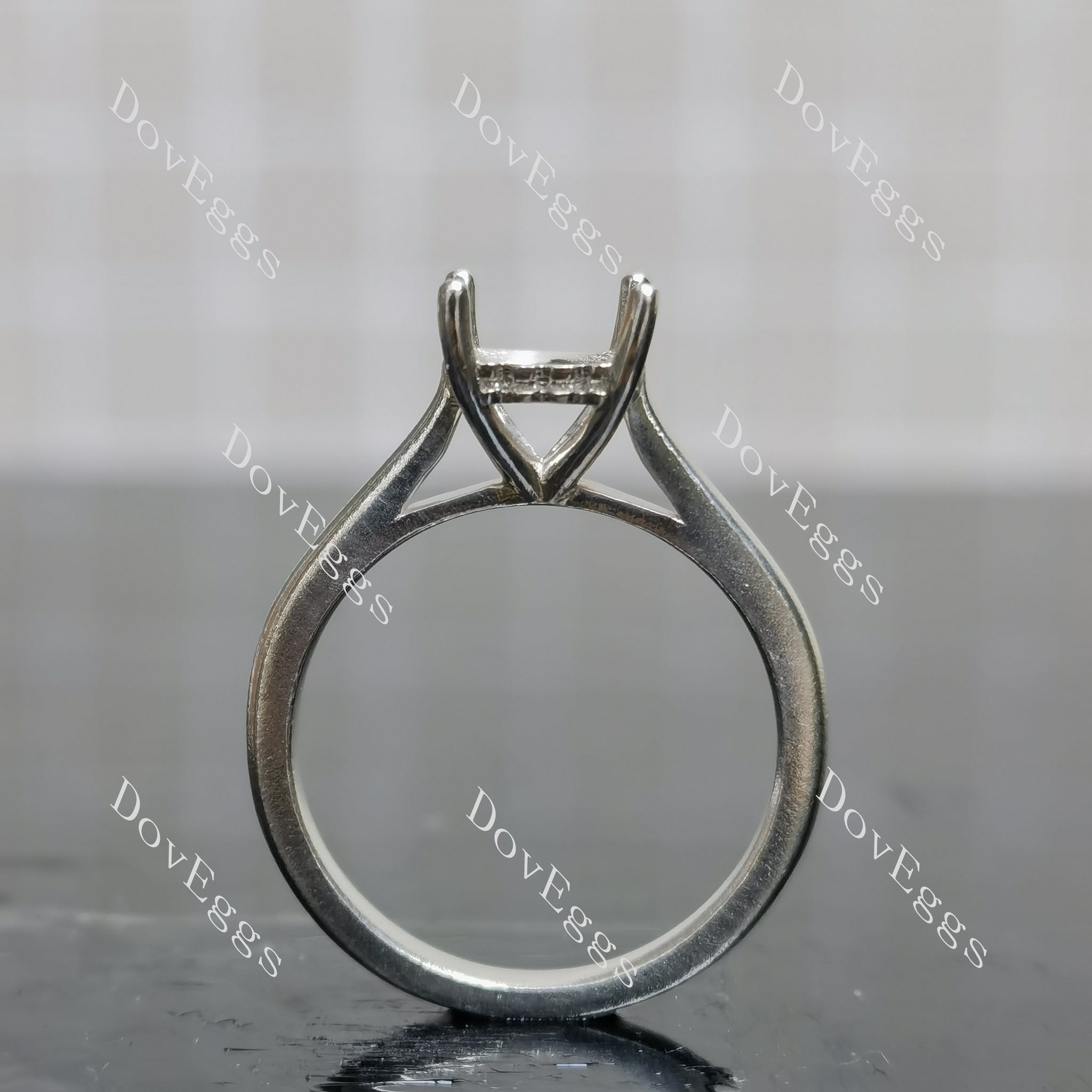 Doveggs solitaire engagement ring semi-mount only(Exclusively to DovEggs stones)