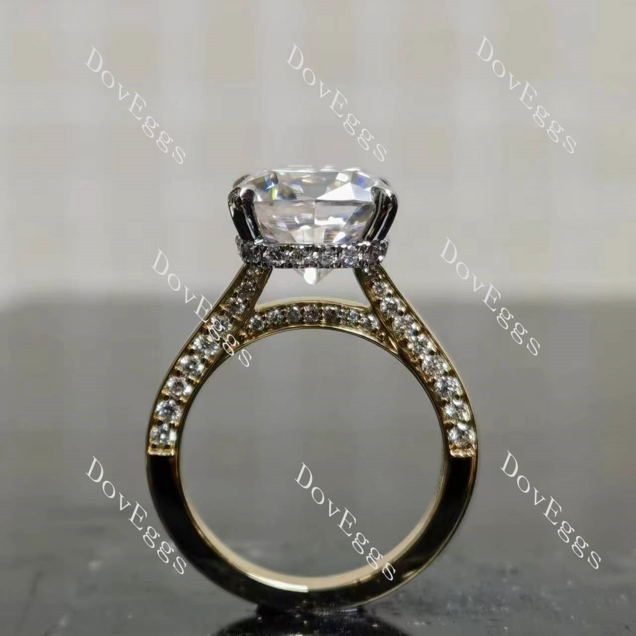 Doveggs Oh My! cushion solitaire moissanite engagement ring