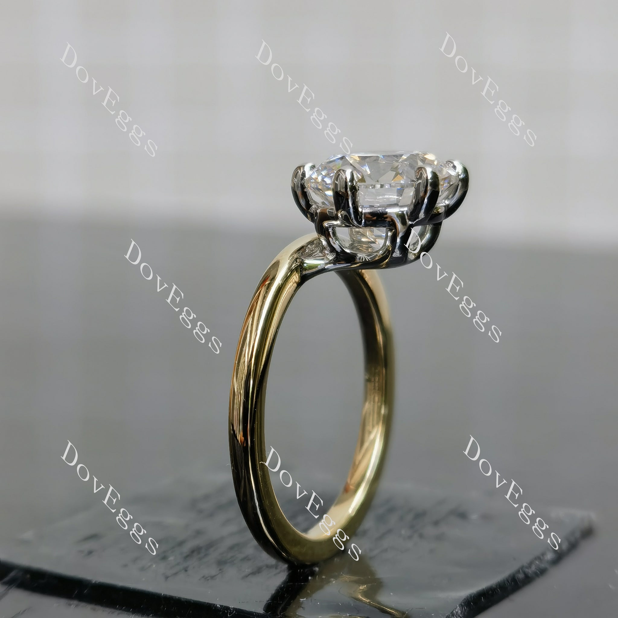 Doveggs Round Solitaire Lab Grown Diamond Engagement Ring