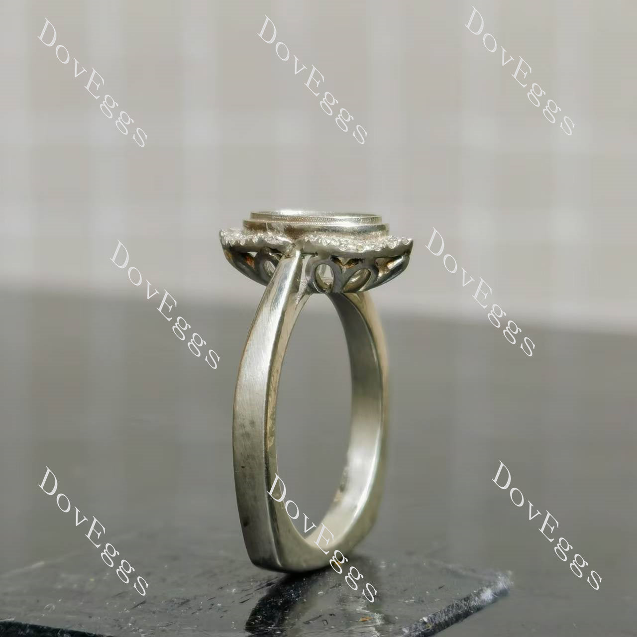 Doveggs flower shape halo engagement ring semi-mount only(Exclusively to DovEggs Stones)