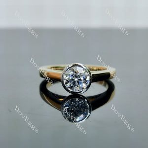 Doveggs Round Bezel Lab Grown Diamond Engagement Ring